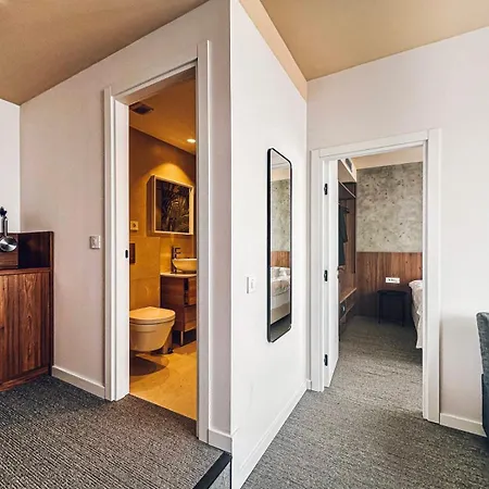 Circle Of 2 Belgrado