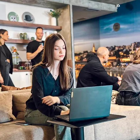 Circle Of 2 Apartamento