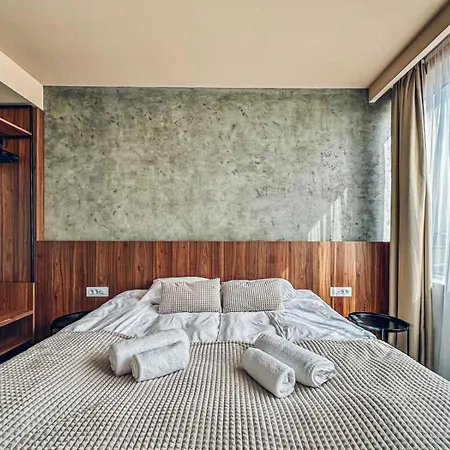 Apartment Circle Of 2 *